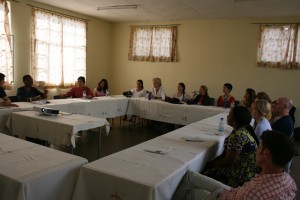La délégation de FGHR en échange avec le staff du Centre Olame